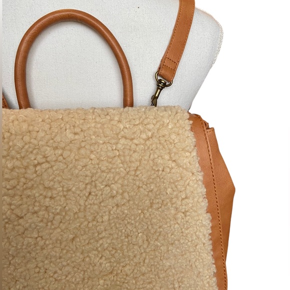 NWOT Universal Thread Cognac Sherpa Backpack - Picture 4 of 9
